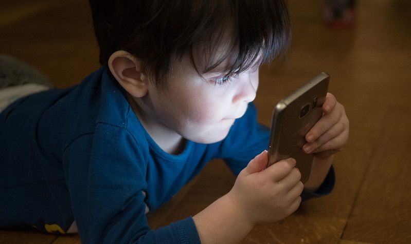 schermo dannoso per i bambini