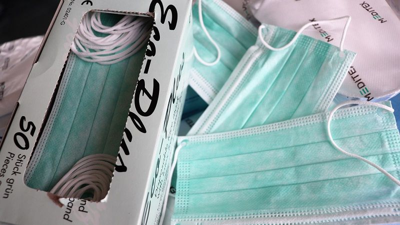 mascherina chirurgica trasparente