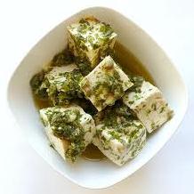 tofu con salsa di rucola