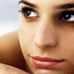 Rimedi naturali contro le occhiaie e gli occhi gonfi