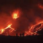 L'Etna dà spettacolo. Le foto
