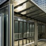 Aspetti l'autobus e produci energia