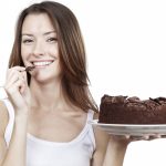 Dolce ma fit. Il tortino proteico al cacao pronto in tre minuti