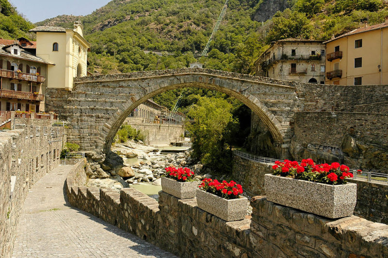 ponte saint martin