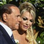 Pascale: Dire 'sto con Berlusconi' più difficile del coming out con mio padre