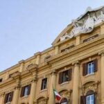 Affitti brevi, banche e tassa sui mini pacchi: cosa cambia in Manovra