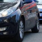 Marina di Massa, non si ferma all'alt e si schianta con la moto: morto