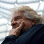 Beppe Grillo, il ritorno sul blog : Politici? Come zombie nei palazzi