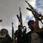 Houthi, la minaccia si allarga: Impediremo alle navi di attraversare anche l'Oceano indiano
