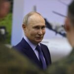 Russia, la fuga di Putin da Mosca e dal Crocus per un bagno di folla in provincia