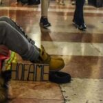Sarzana, 16enne colpisce con una spranga clochard vicino stazione a Sarzana