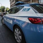 Roma, notte di paura per madre e figlia: in 3 armati entrano in casa, furto da 100mila euro