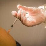 Tumori, in Toscana 200mila persone con cancro, Fondazione Aiom raccomanda 5 vaccinazioni