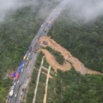 Autostrada crollata in Cina, si aggrava bilancio vittime: almeno 36 i morti
