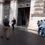 Blitz Ultima generazione a Roma, vernice nera su ministero Giustizia