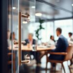 Lavoro: Rilevazione Adnkronos, relazioni e segnalazioni tra fattori più influenti per trovarlo
