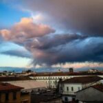Meteo migliora al Nord, al Sud ancora caldo estivo: le previsioni di oggi
