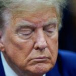 Trump: Addormentato al processo? No, tengo occhi chiusi per ascoltare meglio