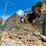 Volterra, crolla parte di mura antiche: un ferito