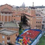Antenna Iliad su condominio al Trionfale, scuola e oratorio in rivolta