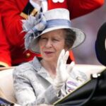 La principessa Anna lascia l'ospedale dopo la ferita alla testa