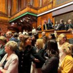 Premierato, bagarre in Senato: Aula sospesa, opposizioni occupano i banchi del governo