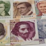 Trovano 158 milioni di lire nascosti nella cantina del nonno, ma non possono più spenderli