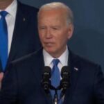 Biden e la gaffe: Vi presento Putin. Ma è Zelensky - Video