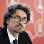 Elezioni Usa, Toninelli risponde a Osho: Se ti manco mi candido io...