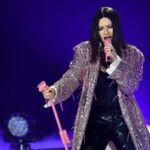 Laura Pausini, il karaoke in macchina con le amiche d'infanzia - Video
