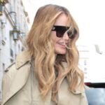 Elle Macpherson e il cancro, l'oncologa: Guarita con la chirurgia