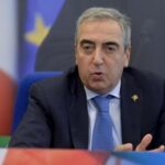 Manovra, Gasparri: Proporrò di equiparare stipendi parlamentari a quelli dei ministri non eletti