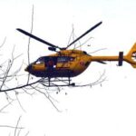 Precipita in montagna per recuperare guanto, grave escursionista