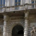 Torino, consigliere comunale a colleghe: Tornate a fare le casalinghe