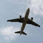 Compagnie aeree a caccia di migliaia di piloti, hostess e tecnici