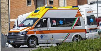 Ragusa, bimbo di un anno e mezzo si rovescia addosso acqua bollente: è gravissimo