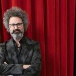 Sanremo 2025, Simone Cristicchi chi è: gli esordi rock, il portafortuna Antonacci e l'amore per Amar...