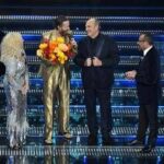 Sanremo 2025, indagine Socialcom: Festival da record, un milione di post per prima serata