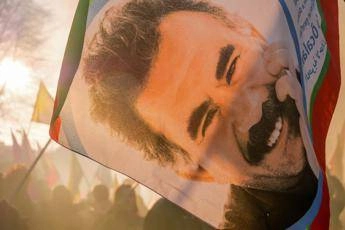 Turchia, Ocalan chiede scioglimento del Pkk: Gruppi depongano armi