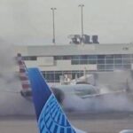 Aereo in fiamme, passeggeri sull'ala: il video da Denver