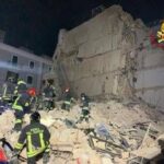 Bari, crolla palazzina già sgomberata. Testimoni: Di notte usata come dormitorio