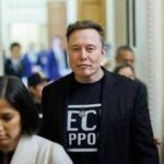 Musk spaventa l'Ucraina, poi il dietrofront: Non spengo Starlink