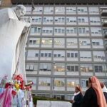 Papa, Vaticano: Buona risposta a terapia e lieve miglioramento