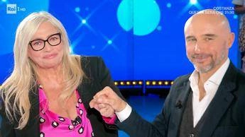 Andrea Rizzoli a Domenica In: Un mese senza Eleonora Giorgi. L'abbraccio con Mara Venier