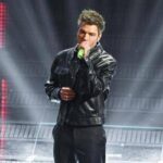 Fedez, il bacio in discoteca: chi è la nuova ragazza misteriosa (la descrizione)