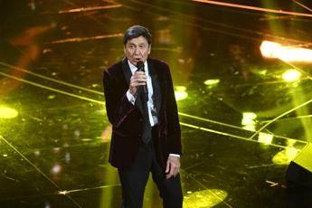 Gianni Morandi, il video sul bus a Bologna: Non ho una lira per il taxi