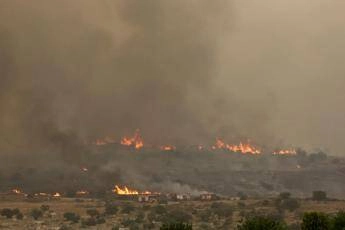 Israele in fiamme, l'appello di Hamas: Bruciate tutto per vendicare Gaza