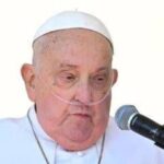 Papa Francesco, lo pneumologo: Uscire con l'ossigeno? Migliaia di persone lo fanno