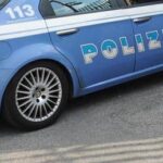 Roma, entra in un bar e spara colpi di pistola: tre feriti