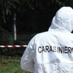 Terni, cadavere sepolto in giardino: donna morta da mesi, nessuno aveva denunciato scomparsa